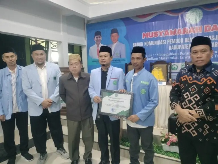 DPK. BKPRMI Mappedeceng Terima Penghargaan pada Musda V DPD BKPRMI Luwu Utara.