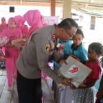 Kapolres Pasangkayu Gelar Bansos Bersama Masyarakat Dusun Saloraya Dalam Rangka Hari Bhayangkara Ke-79