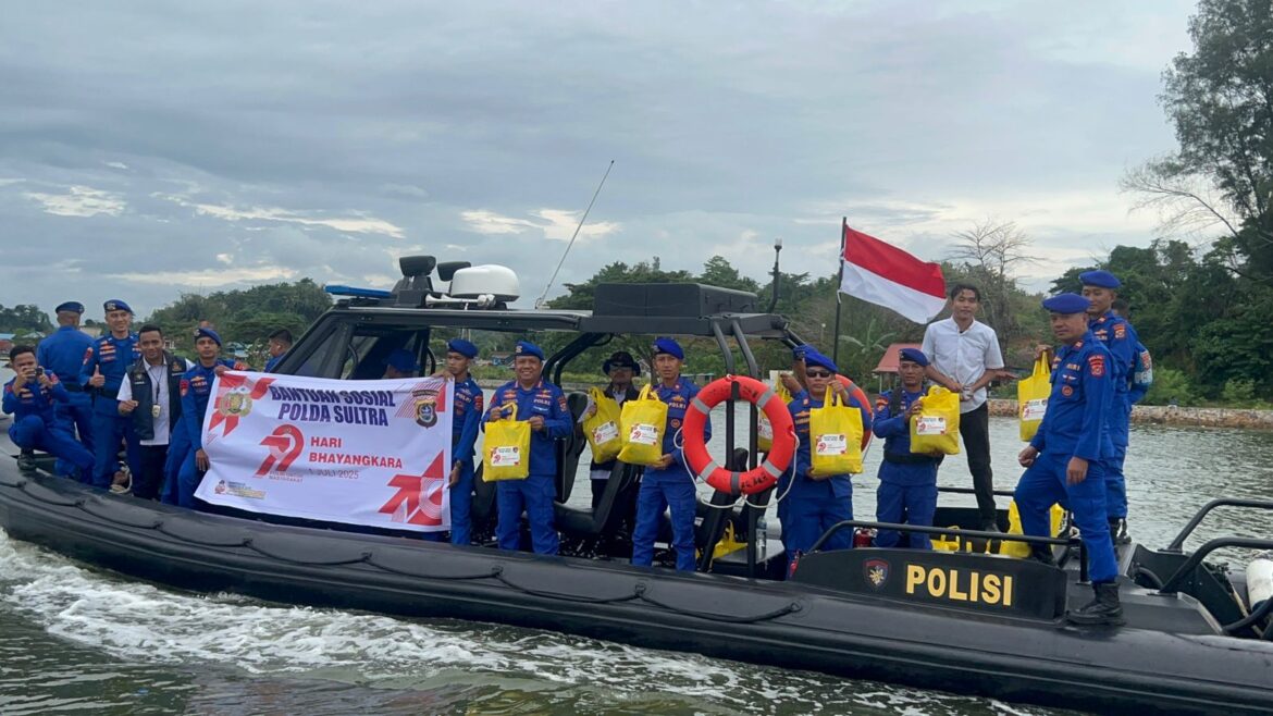 *Dirpolairud Polda Sultra Salurkan Bansos untuk Nelayan Teluk Kendari dalam Rangka Hari Bhayangkara ke-79*