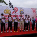 *Semarak Hari Bhayangkara ke-79, Polda Sultra Gelar Jalan Sehat dan Senam Bersama di Ex MTQ Kendari* *Semarak Hari Bhayangkara ke-79, Polda Sultra Gelar Jalan Sehat dan Senam Bersama di Ex MTQ Kendari*