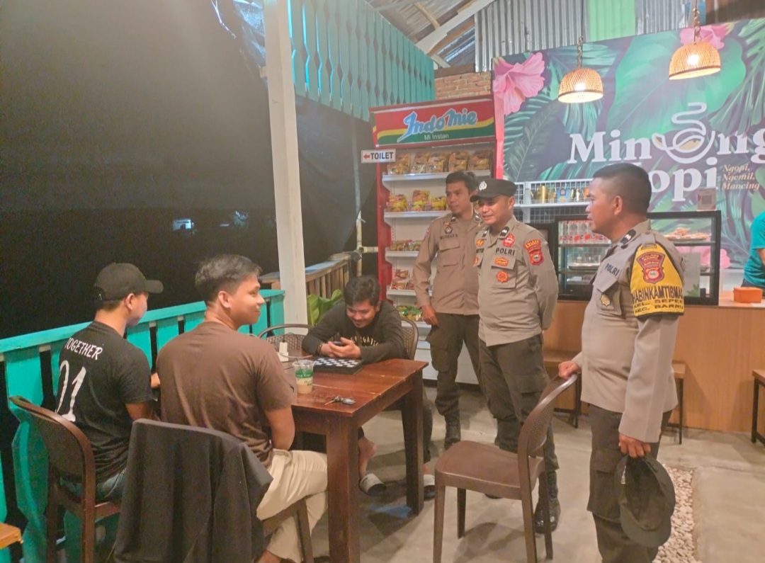 Polsek Barru Gelar Patroli Cipta Kondisi untuk Antisipasi Gangguan Kamtibmas