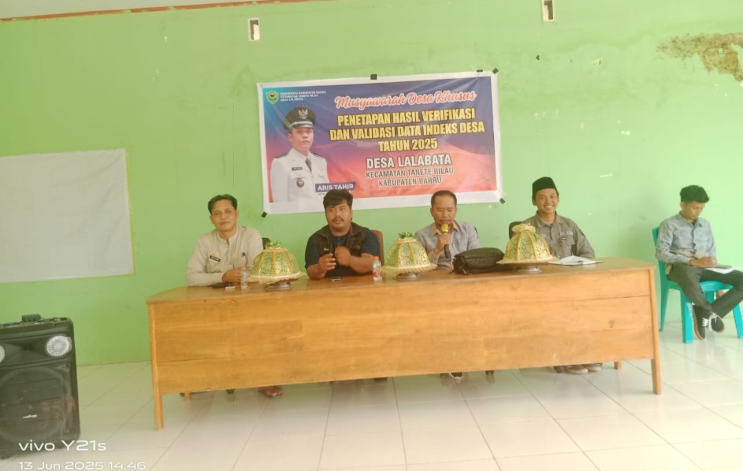 Musyawara Penetapan Hasil Verifikasi dan Validasi Pendataan Indeks Desa Tahun 2025 Digelar di Aula Kantor Desa Lalabata