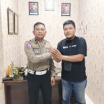 Wartawan Lokal Barru Silaturahmi dengan Kanit Regident IPDA Muhtadi Wartawan Lokal Barru Silaturahmi dengan Kanit Regident IPDA Muhtadi