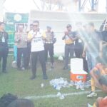 Kapolres Barru Kobarkan Semangat Tim PS. Pop di Tengah Pertandingan Sengit Kapolres Barru Kobarkan Semangat Tim PS. Pop di Tengah Pertandingan Sengit