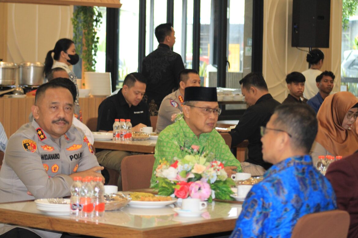 *Coffee Morning Kapolda Sultra Bersama Rektor dan Ketua BEM, Perkuat Sinergi Cegah Radikalisme*