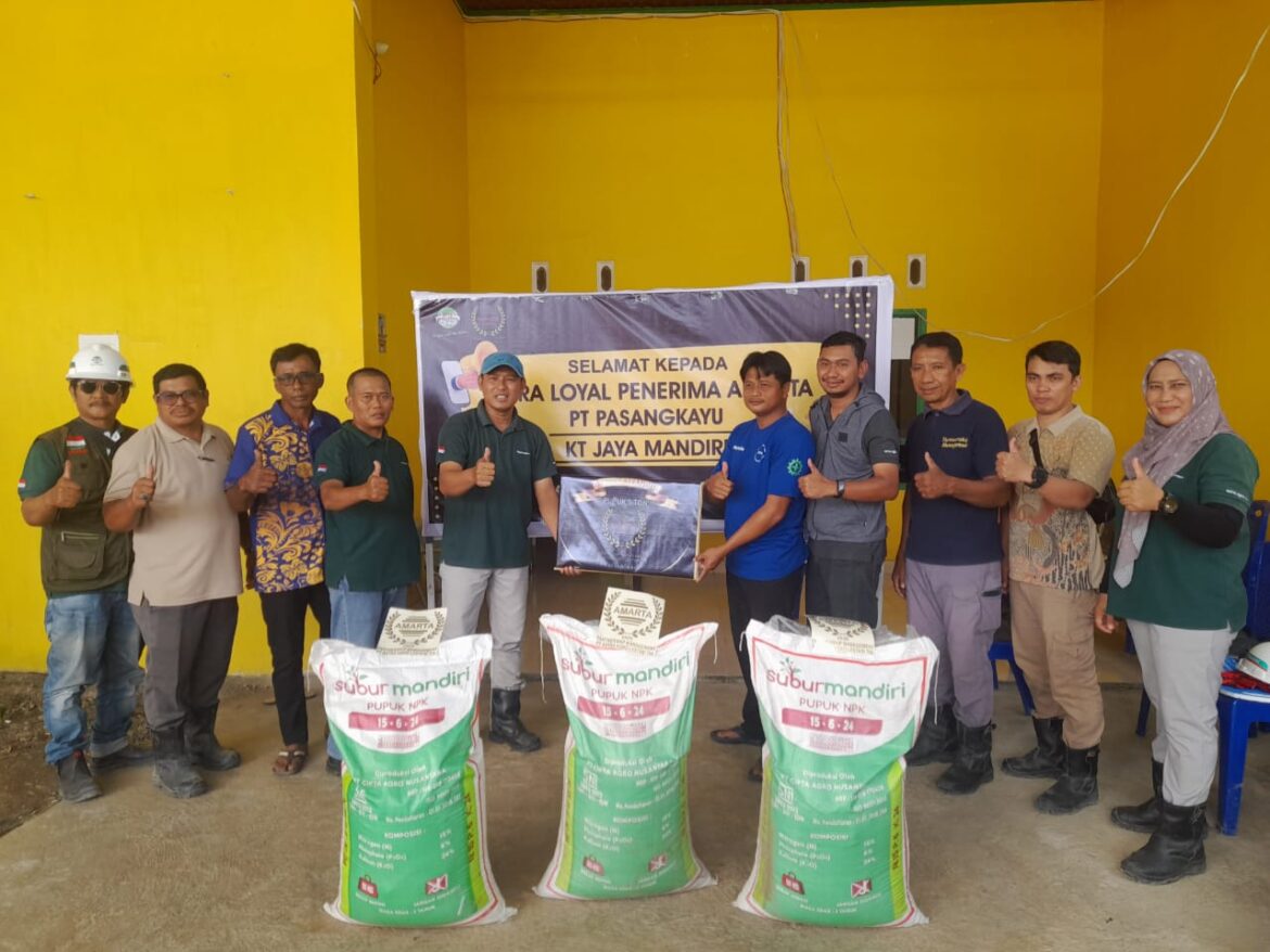 Kembali PT Pasangkayu Serahkan Penghargaan Kepada Kelompok Tani Mitranya