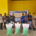 Kembali PT Pasangkayu Serahkan Penghargaan Kepada Kelompok Tani Mitranya Kembali PT Pasangkayu Serahkan Penghargaan Kepada Kelompok Tani Mitranya