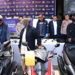 Meski Banjir Berangsur Surut Tim Polda Metro Jaya Terus Siaga Meski Banjir Berangsur Surut Tim Polda Metro Jaya Terus Siaga