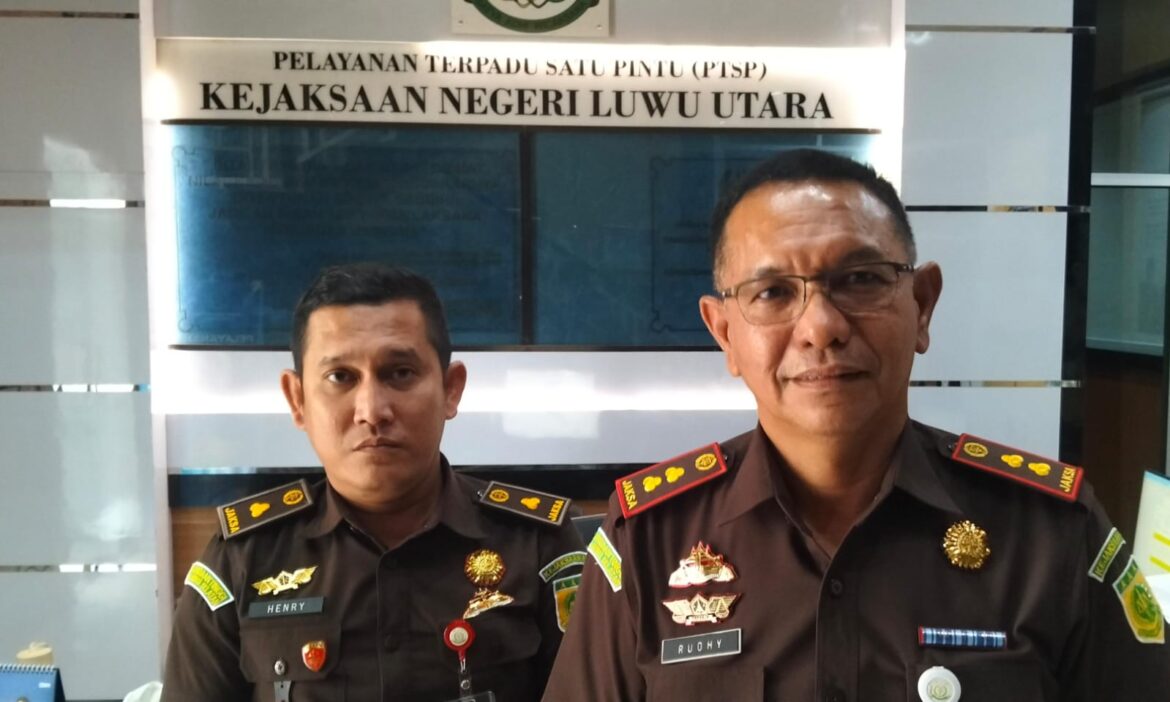 Kejari Tetapkan Dan Menahan Tiga Tersangka Dugaan Kasus Korupsi Pembangunan Drainase di BPBD Lutra T A.2023.