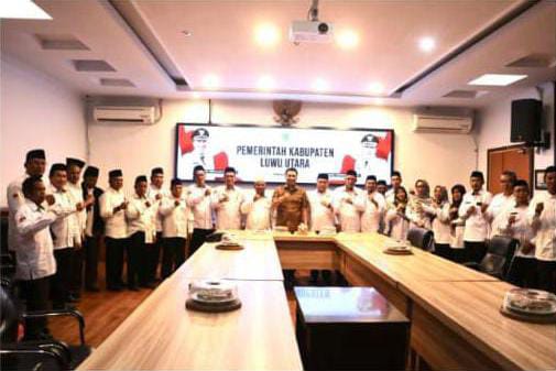 Andi Rahim Bupati Luwu Utara, Perjuangkan Kejelasan Status Imam Desa