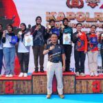 Tim Petembak Polwan Polda Sultra Raih Juara Tiga Beregu pada Kejuaraan Nasional Menembak Kapolri Cup 2025 Tim Petembak Polwan Polda Sultra Raih Juara Tiga Beregu pada Kejuaraan Nasional Menembak Kapolri Cup 2025