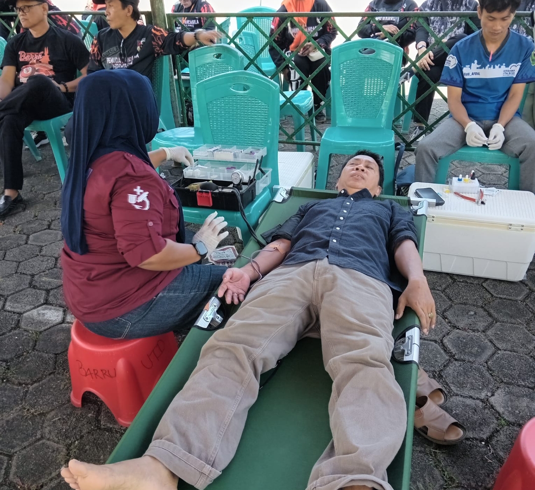 BPOS MPC Pemuda Pancasila Barru Gelar Donor Darah di Alun-Alun Kota Sambut HUT RI ke-80