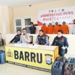 Sindikat Penyelundup Solar Subsidi di Barru Dibekuk, Empat Pelaku Diamankan Sindikat Penyelundup Solar Subsidi di Barru Dibekuk, Empat Pelaku Diamankan