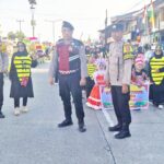 Ribuan Anak di Balusu Ikut Karnaval HUT RI, Kapolsek: Kami Siap Kawal Hingga Selesai Ribuan Anak di Balusu Ikut Karnaval HUT RI, Kapolsek: Kami Siap Kawal Hingga Selesai