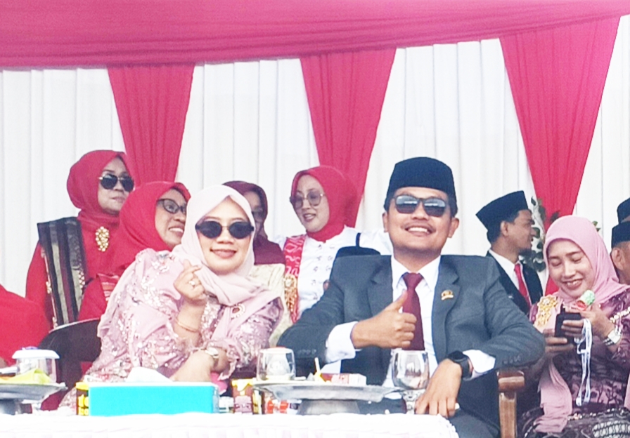 HUT ke-80 RI, Wakil Ketua DPRD Barru Hadiri Upacara Pengibaran Bendera Merah Putih