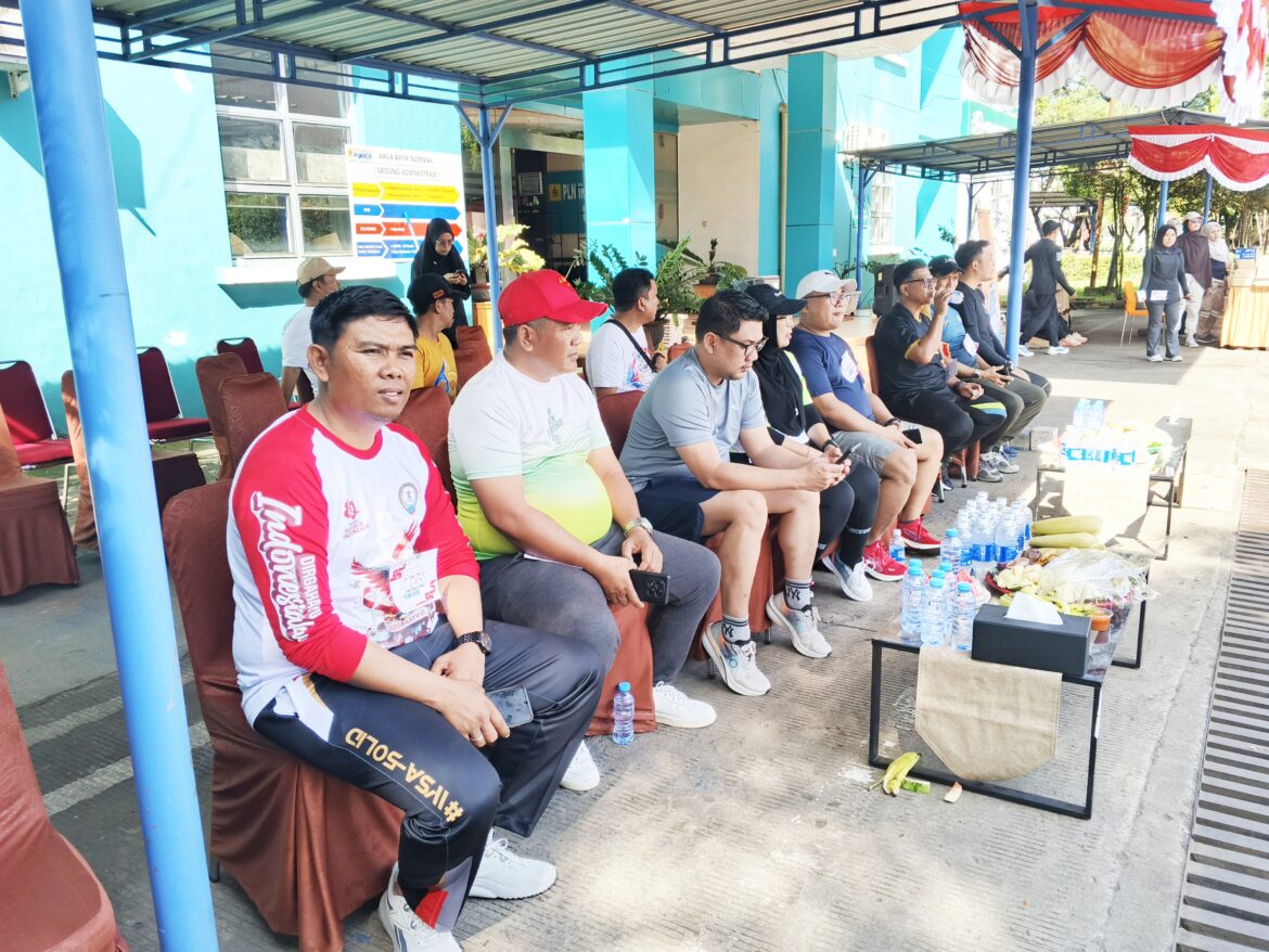 Kapolsek Balusu Ipda Abdul Mustajil Turut Meriahkan HUT RI Ke-80 Bersama PLN Indonesia Power UBP Barru