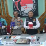 *Ditresnarkoba Polda Sultra Ungkap 6,8 Kg Sabu dalam Tiga Kasus Besar, Tiga Tersangka Diamankan* *Ditresnarkoba Polda Sultra Ungkap 6,8 Kg Sabu dalam Tiga Kasus Besar, Tiga Tersangka Diamankan*