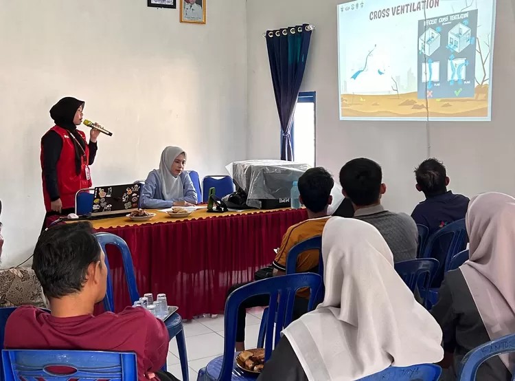 Mahasiswa KKN Unhas Edukasi Warga Muktijaya tentang Standar Rumah Layak Huni