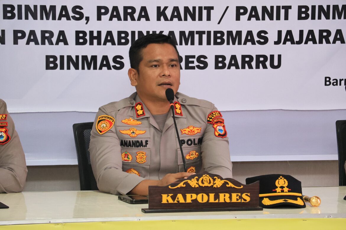 ​Kapolres Barru Dorong Bhabinkamtibmas Turun ke Sawah, Jaga Ketahanan Pangan hingga Stabilitas Harga