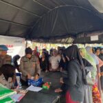 *Antusias Masyarakat Kota Kendari, Padati Lokasi Pasar Murah Polresta Kendari*