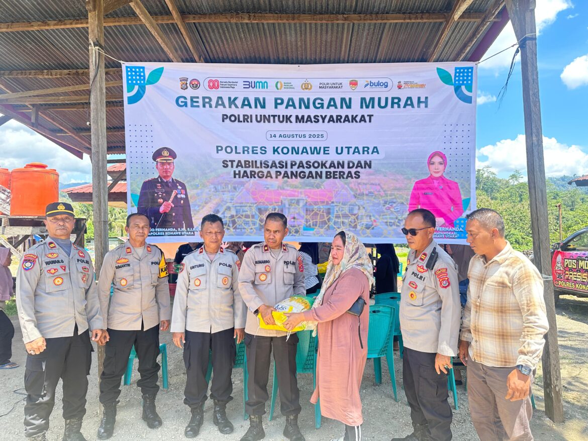 *Polres Konawe Utara Gelar Gerakan Pangan Murah Bersama Bulog, Sediakan 1,5 Ton Beras untuk Warga Kurang Mampu*