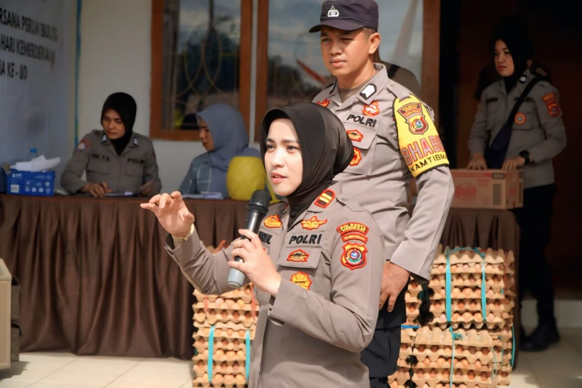 *Polsek Abeli dan Ditreskrimum Polda Sultra Gelar Pasar Murah, Ratusan Karung Beras Ludes Terjual*