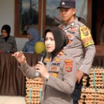 *Polsek Abeli dan Ditreskrimum Polda Sultra Gelar Pasar Murah, Ratusan Karung Beras Ludes Terjual* *Polsek Abeli dan Ditreskrimum Polda Sultra Gelar Pasar Murah, Ratusan Karung Beras Ludes Terjual*