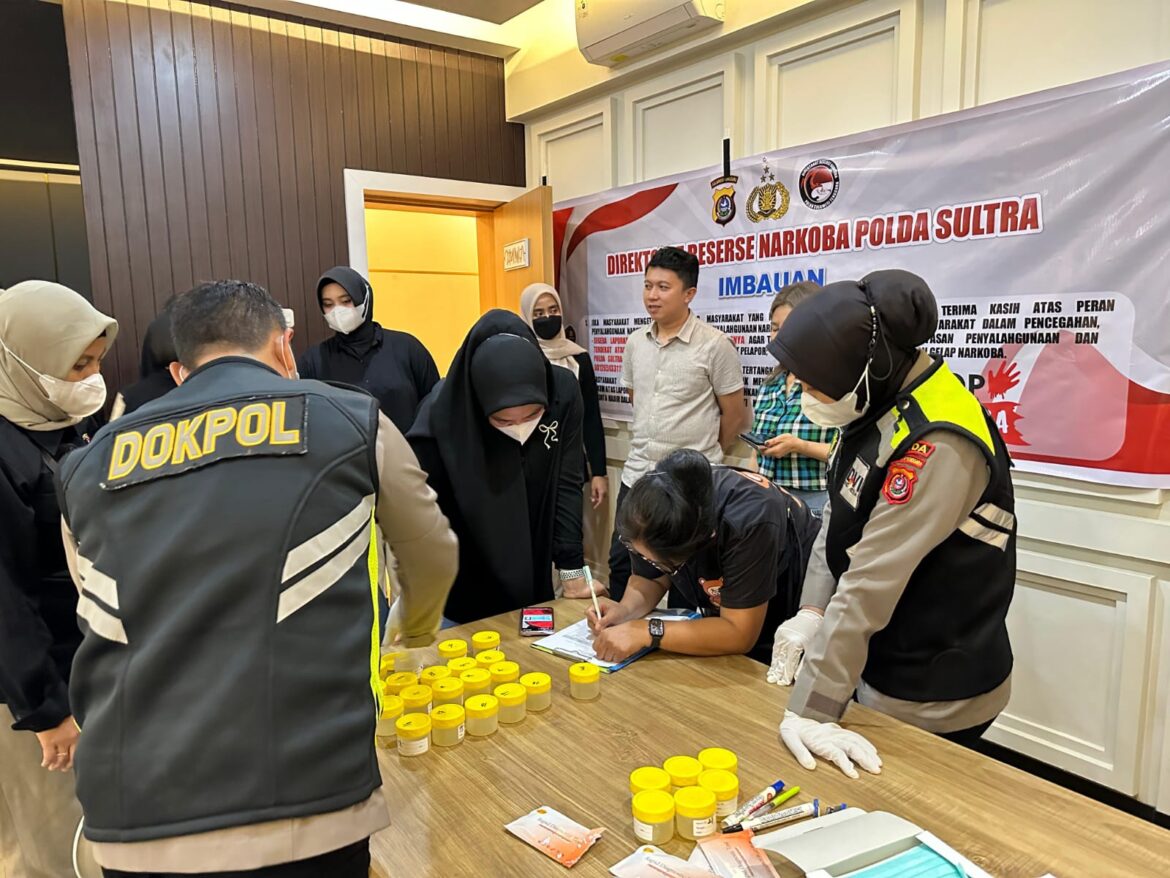 Ditresnarkoba Polda Sultra Gelar Penyuluhan Bahaya Narkoba dan Tes Urine di THM Omnia Karaoke & Resto