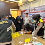 Ditresnarkoba Polda Sultra Gelar Penyuluhan Bahaya Narkoba dan Tes Urine di THM Omnia Karaoke & Resto Ditresnarkoba Polda Sultra Gelar Penyuluhan Bahaya Narkoba dan Tes Urine di THM Omnia Karaoke & Resto