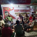 Ngopi Santai, Sinergi Kuat: Polsek Balusu Jalin Keakraban dengan Warga Lewat 'Ngopi Kamtibmas' Ngopi Santai, Sinergi Kuat: Polsek Balusu Jalin Keakraban dengan Warga Lewat 'Ngopi Kamtibmas'