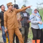 Andi Abdullah Rahim, Tinjau Langsung Pembuatan Tanggul Darurat di Desa Mario untuk Atasi Banjir Andi Abdullah Rahim, Tinjau Langsung Pembuatan Tanggul Darurat di Desa Mario untuk Atasi Banjir