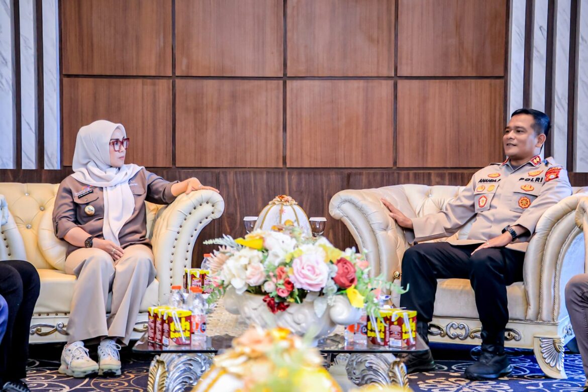 ​Temui Bupati Barru, Kapolres Ananda Harap Wisata Lokal Kian Dikenal Lewat Media Sosial