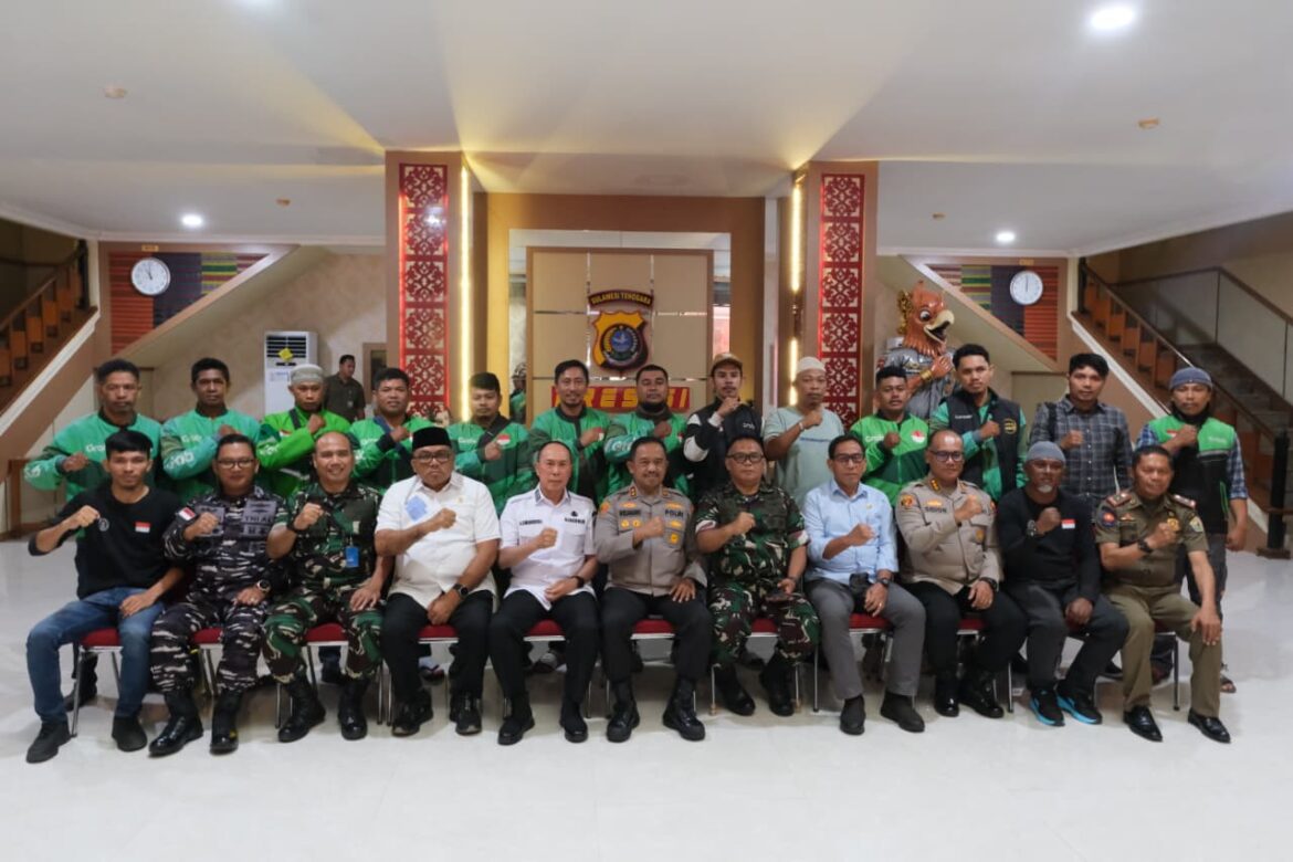 *Kapolda Sultra dan Forkopimda Terima Kunjungan Silaturahmi Komunitas Ojol Kota Kendari*