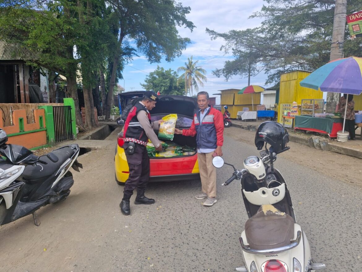 ​Polres Barru Salurkan 73 Ton Beras SPHP Lewat Pasar Murah, Bantu Jaga Stabilitas Harga Pangan