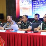 Polri dan TNI Tegaskan Sinergi Pulihkan Keamanan Pasca Demo Polri dan TNI Tegaskan Sinergi Pulihkan Keamanan Pasca Demo