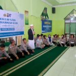 Ditlantas Polda Sultra Gelar Bakti Sosial di Pondok Pesantren Sambut Maulid Nabi & Hari Lalu Lintas Bhayangkara