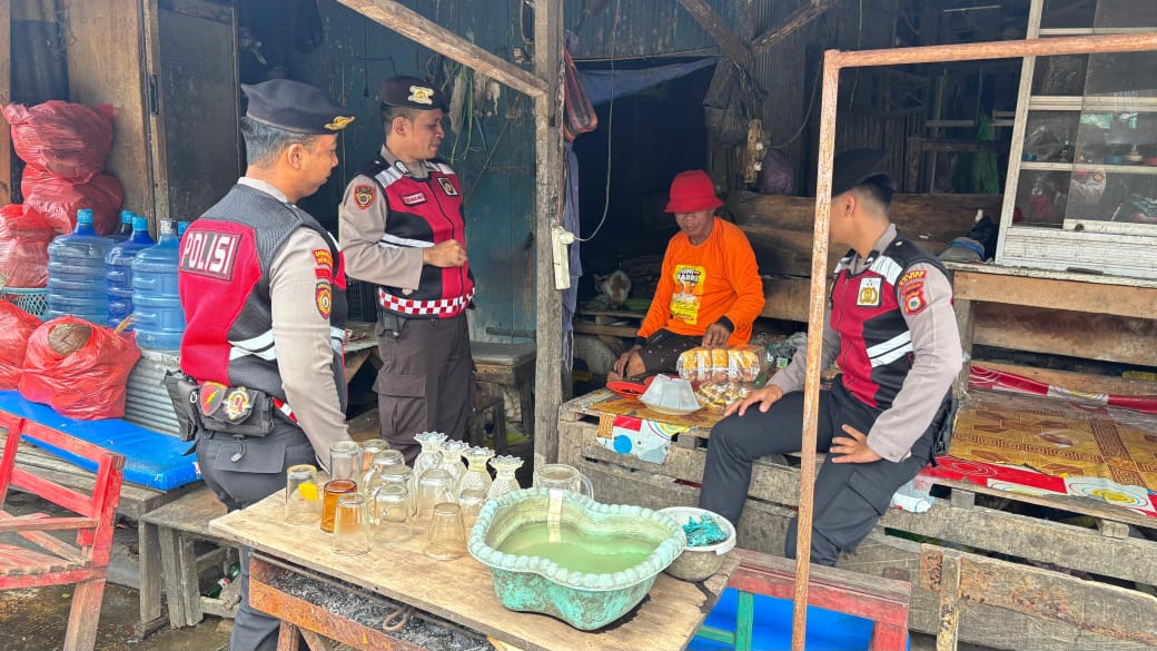 ​Polres Barru Gelar Patroli Presisi, Jaga Kamtibmas dan Edukasi Warga