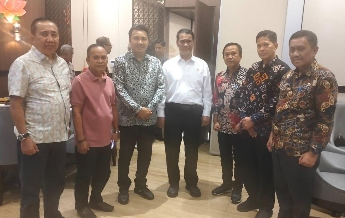 Mentan, Merespon Baik Permintaan Bupati Lutra Berupa Alsintan Untuk Percepat Cetak Sawah.