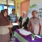 PT Pasangkayu Serahkan Beasiswa Kepada 15 Siswa Berprestasi Masa Depan Bangsa PT Pasangkayu Serahkan Beasiswa Kepada 15 Siswa Berprestasi Masa Depan Bangsa