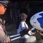 *Polantas Menyapa: Edukasi Humanis Ditlantas Polda Sultra Untuk Pengendara* *Polantas Menyapa: Edukasi Humanis Ditlantas Polda Sultra Untuk Pengendara*