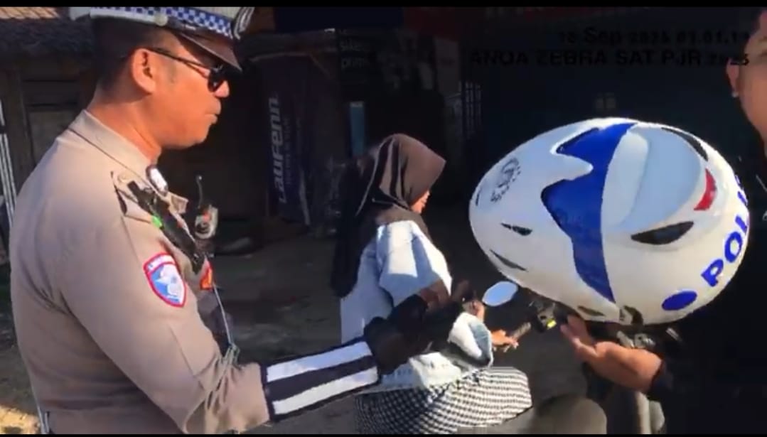 *Polantas Menyapa: Edukasi Humanis Ditlantas Polda Sultra Untuk Pengendara*