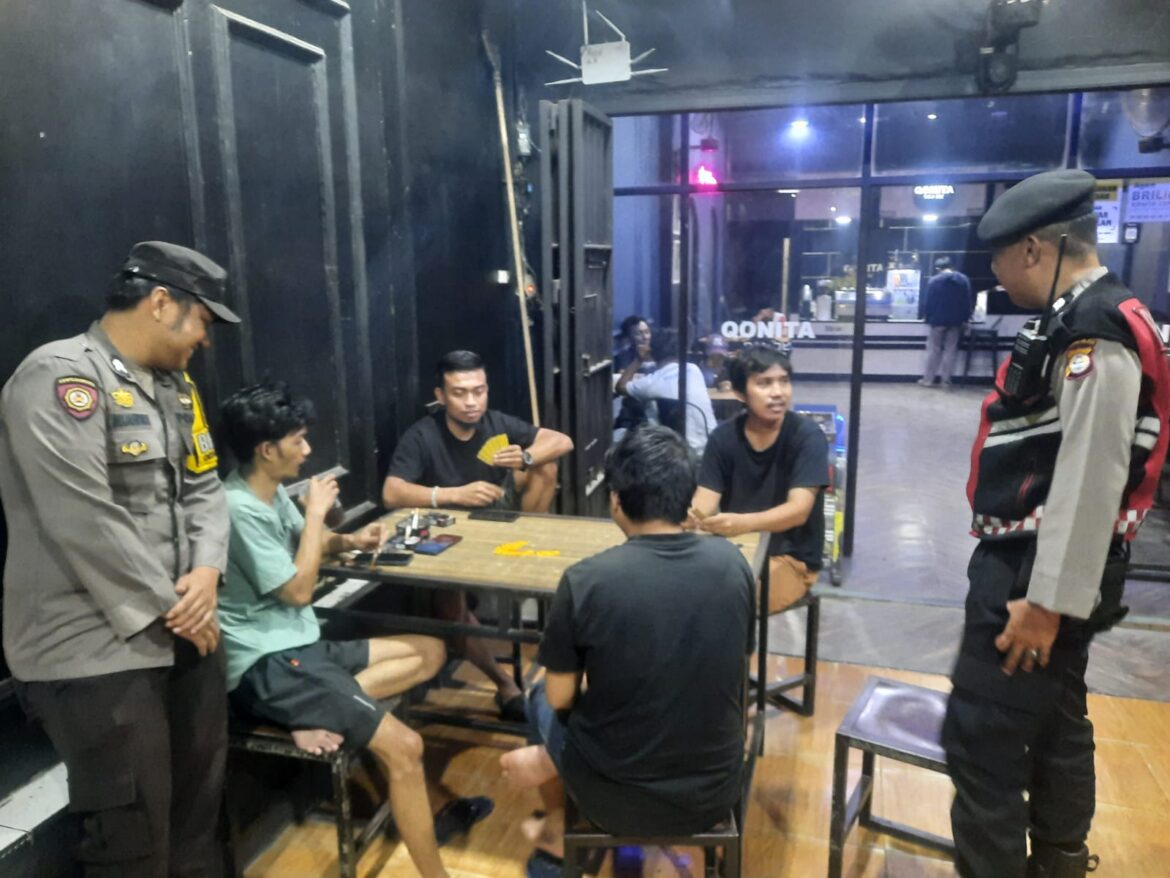 Polsek Balusu Gelar Patroli Dialogis, Sambangi Pelaku UMKM Guna Antisipasi Gangguan Kamtibmas