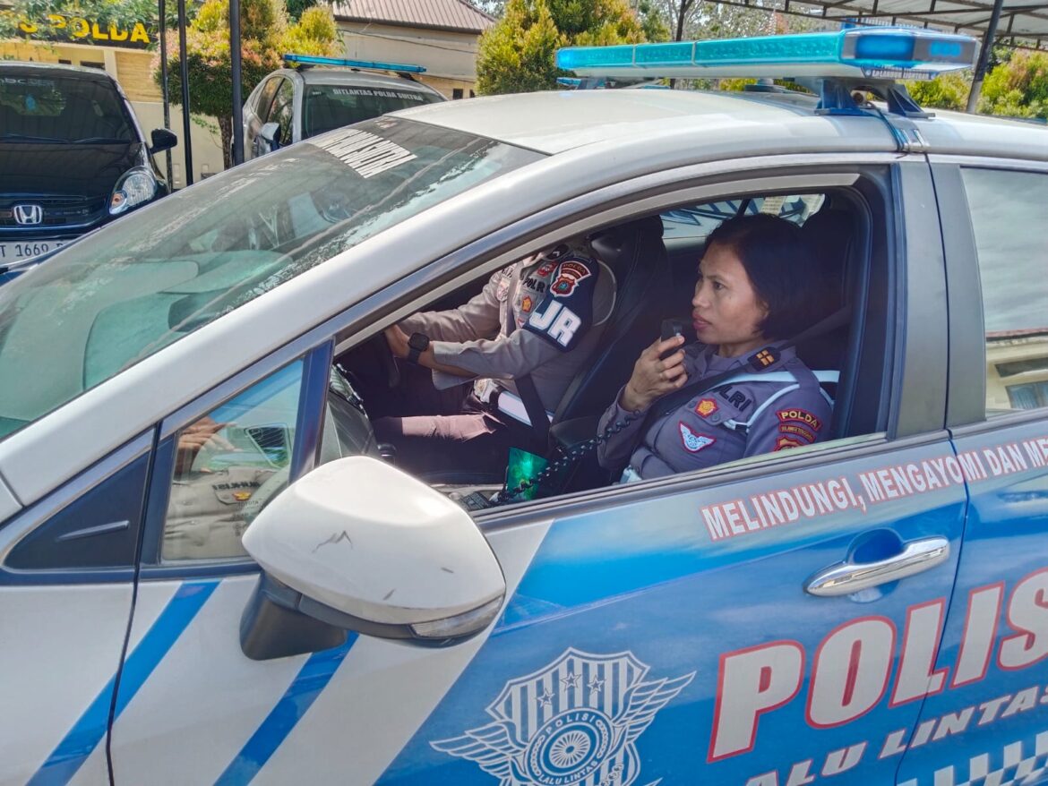 *Personel Ditlantas Gelar Patroli dan Berikan Imbauan Tidak Melawan Arus*
