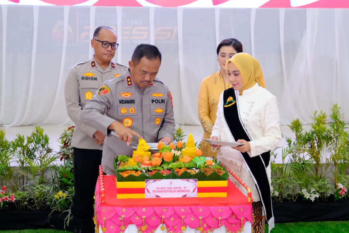 *Polda Sultra Gelar Syukuran Hari Jadi Polwan ke-77*
