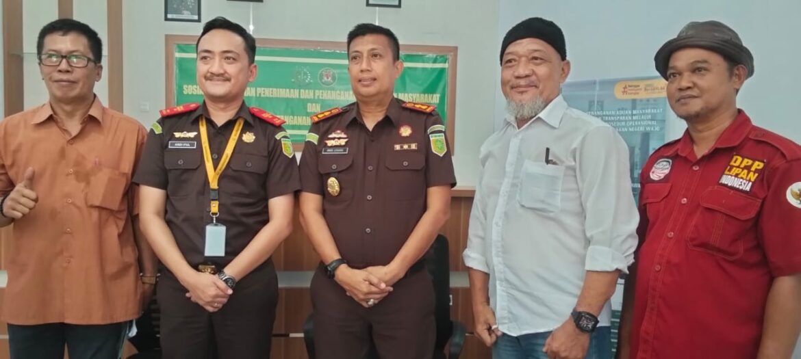 Kejaksaan Negeri Wajo Gelar Sosialisasi Layanan Pengaduan masyarakat Sistem Digital Dirangkaikan Dengan Penandatanganan Komitmen Bersama