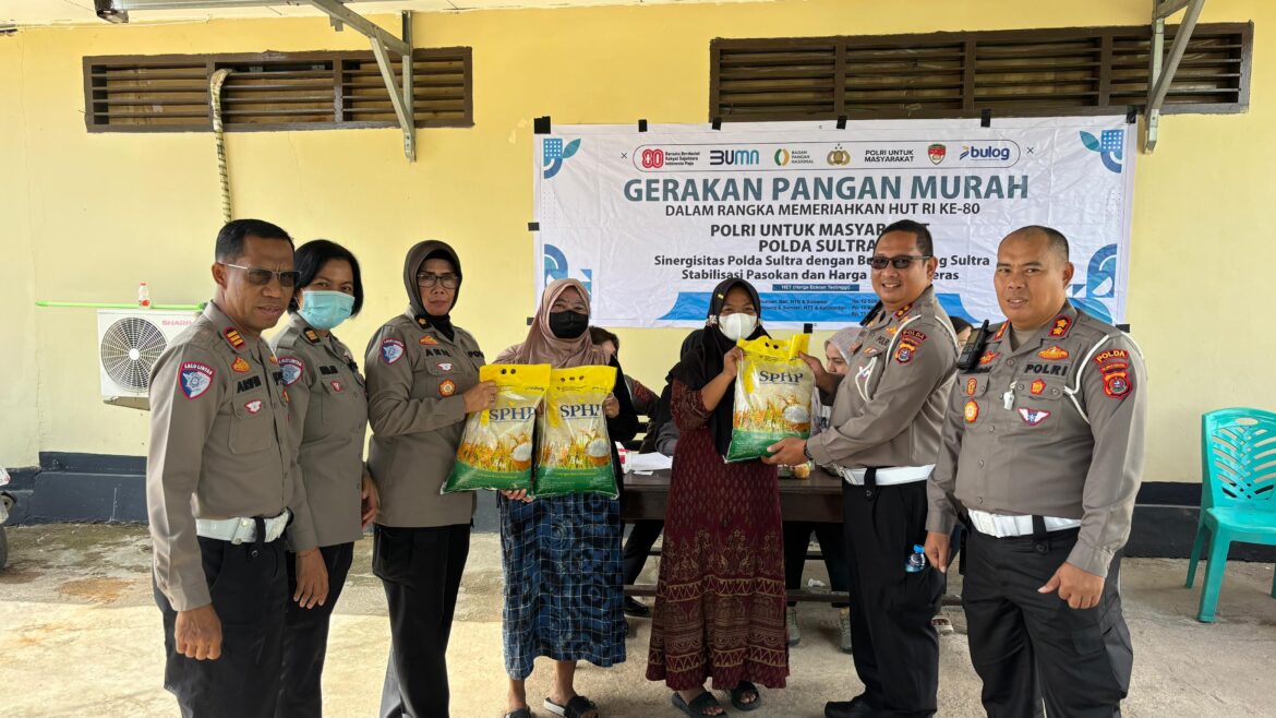 *Ditlantas Polda Sultra Gelar Pasar Murah di Polsek Poasia, Penyaluran Beras Dikawal Langsung Personel*