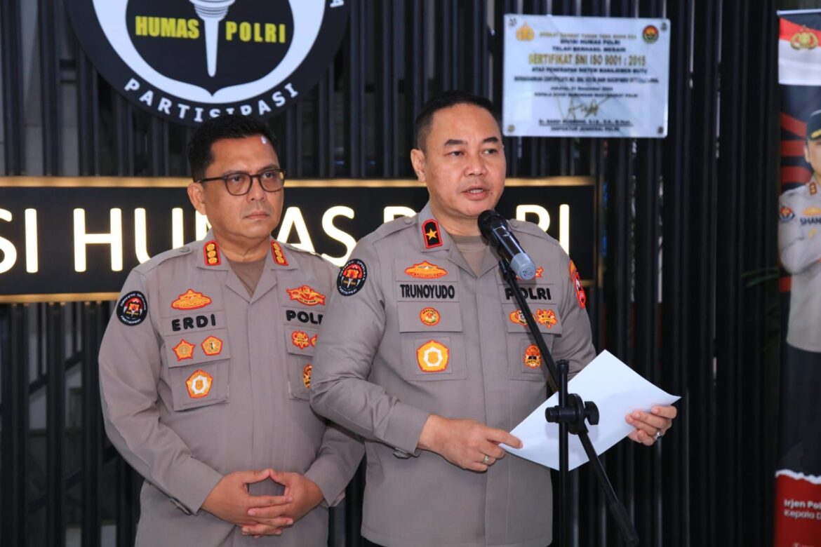 *Mutasi Jabatan Strategis Polri : Ka BIK, Komandan Korps Brimob dan Kapolda serta 60 Personel di Mutasi*