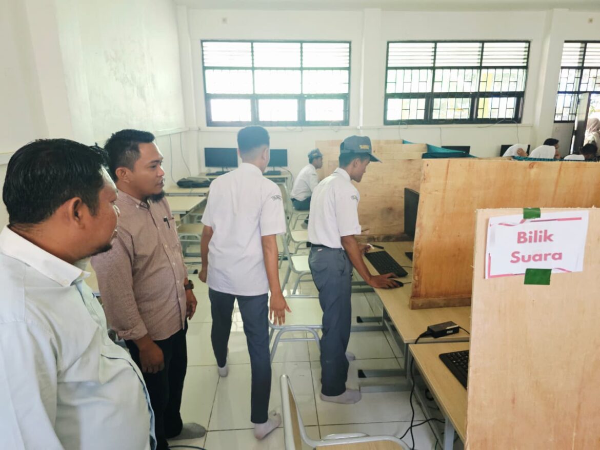 Pelaksanaan Pemilihan Ketua OSIS Serentak di 19 Sekolah Didampingi KPU Enrekang