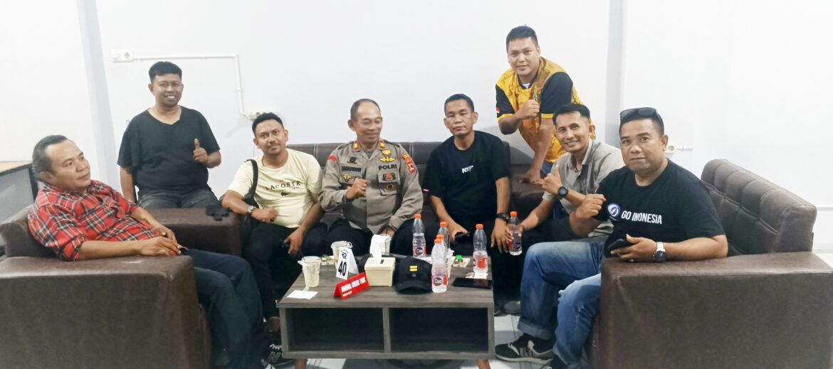 Jalin Kemitraan, Kapolsek Pujananting Barru Gelar Pertemuan Akrab dengan Insan Media