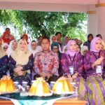 TP PKK Wajo Unjuk Kreatifitas dalam Jambore PKK di Bone Sulsel, Sutra Jadi Primadona Buah Tangan Kader